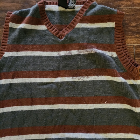 Burnside- Men's small sweater vest - Picture 2 of 3